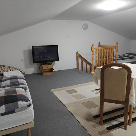 Naty Apartman Haniska エクステリア 写真
