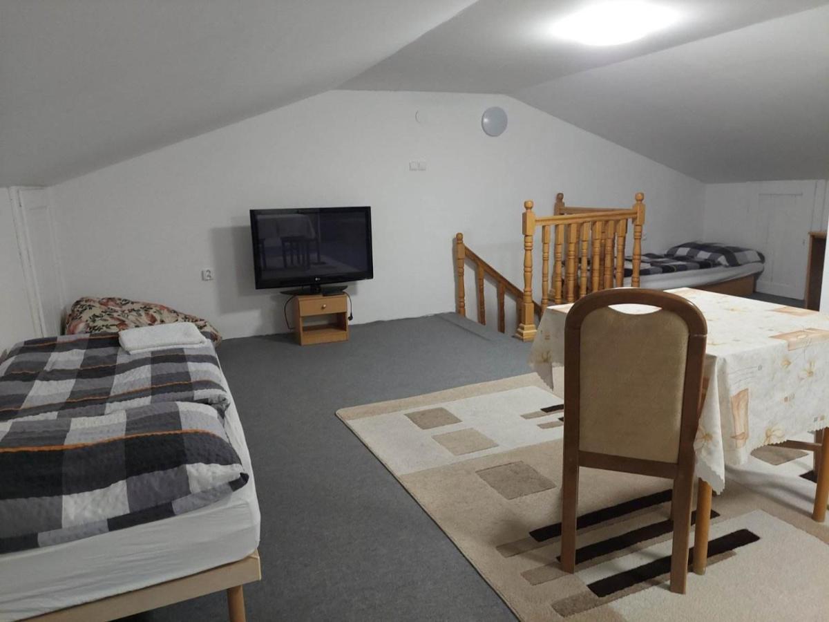 Naty Apartman Haniska エクステリア 写真