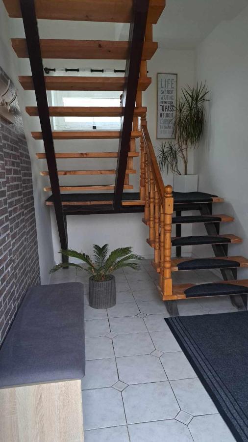 Naty Apartman Haniska エクステリア 写真
